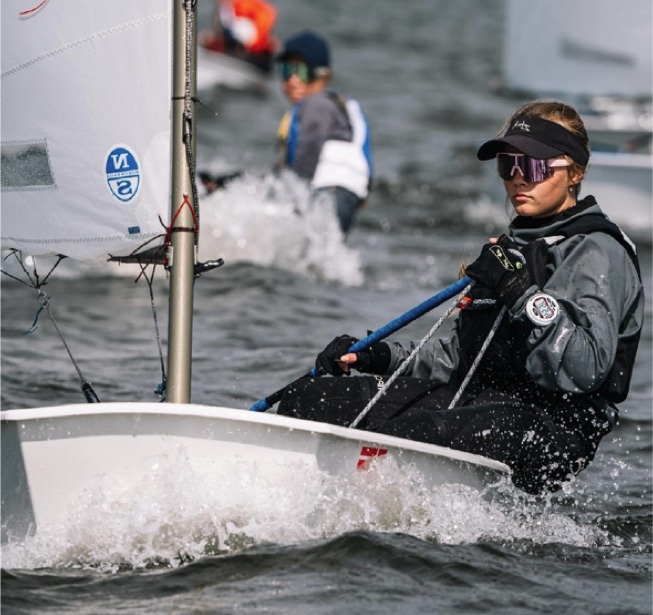Liepa Optimist jachtoje 2023 m. regatoje, aplink purslai